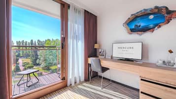1 bedroom, desk, laptop workspace, blackout curtains