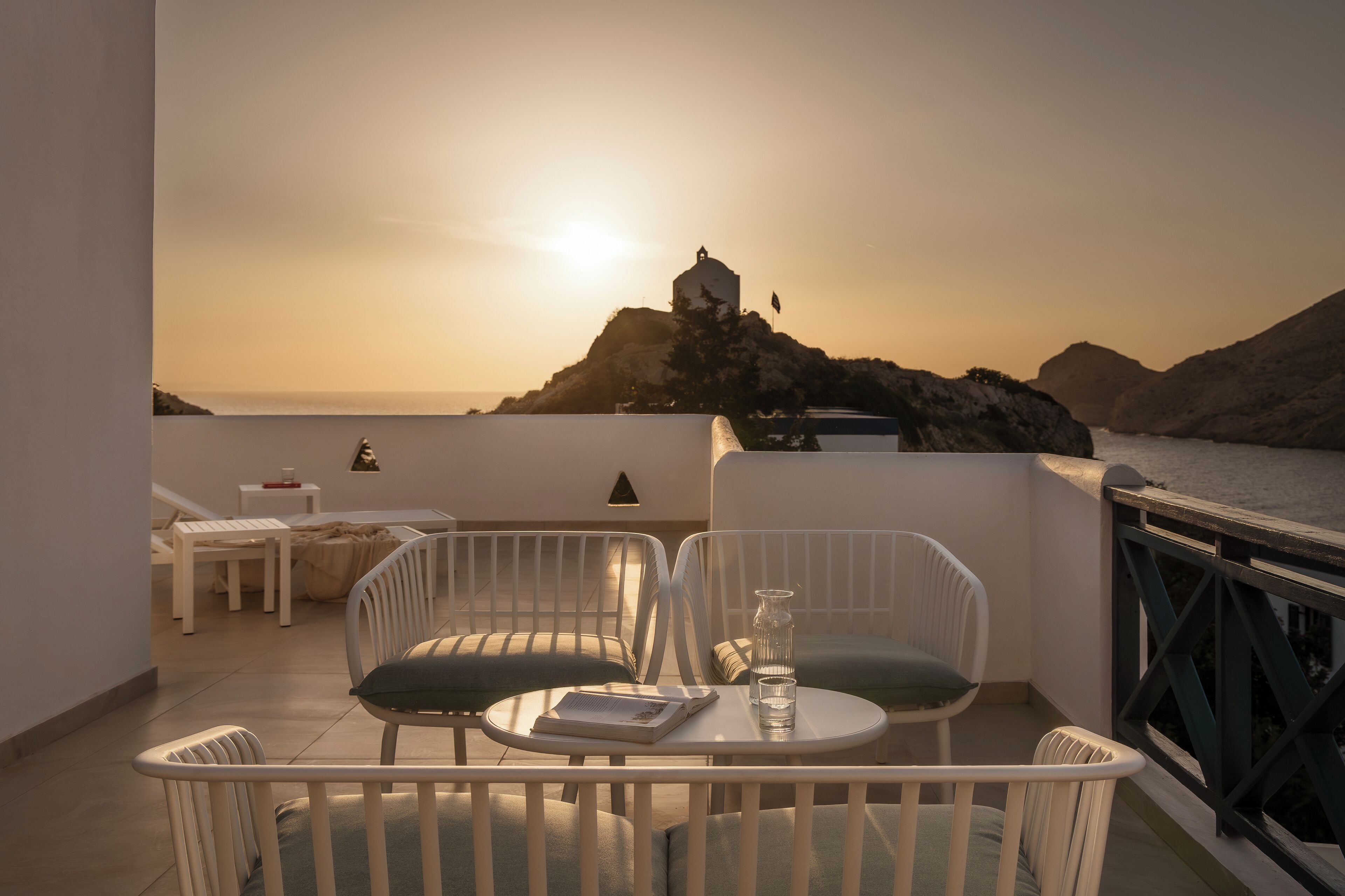 Two Bedroom Sunset Suite with Sea View | Terrace/patio