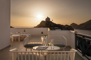 Two Bedroom Sunset Suite with Sea View | Terrasse/Patio