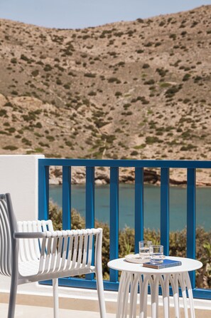 Habitación doble superior, vista al mar | Terraza o patio