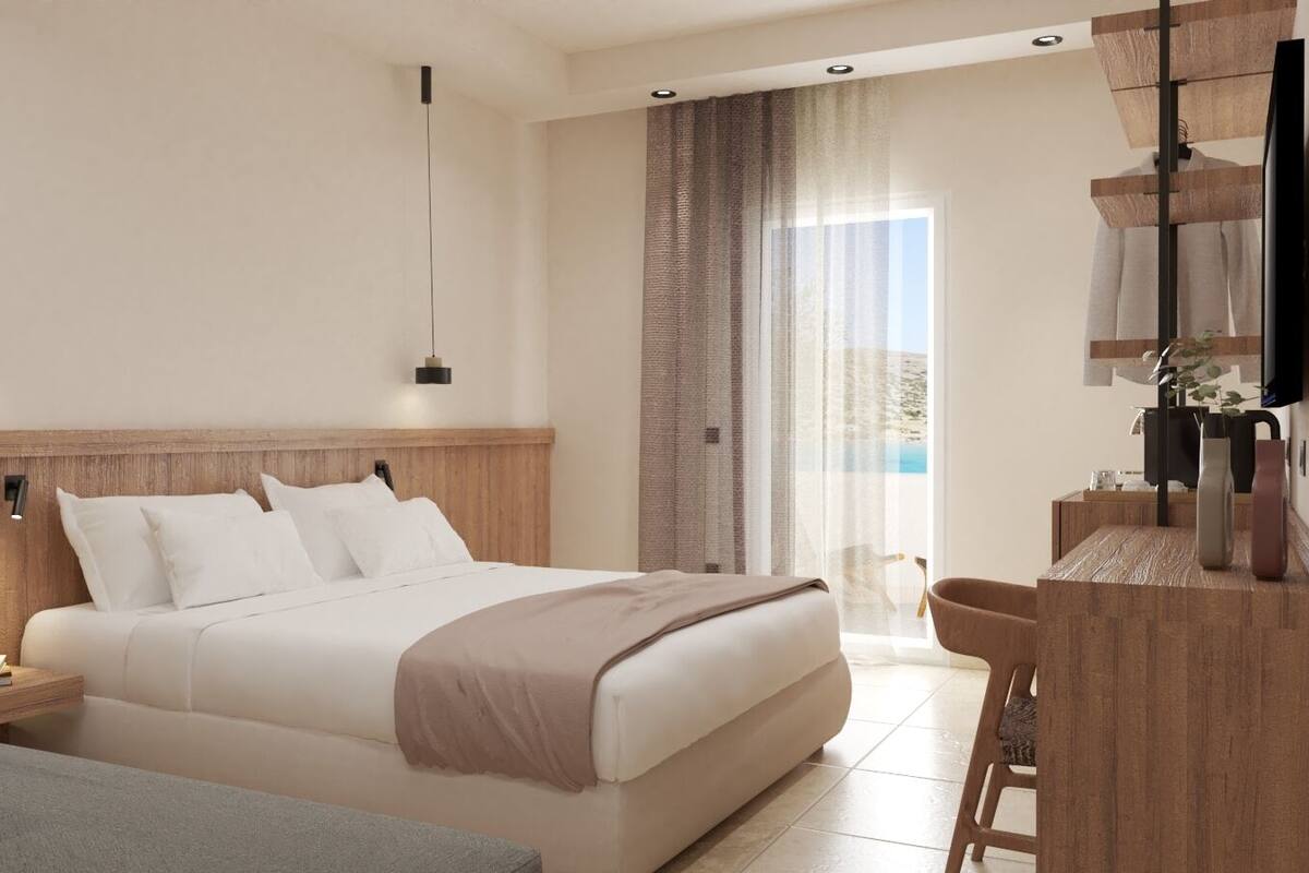 Premium bedding, pillowtop beds, in-room safe, desk
