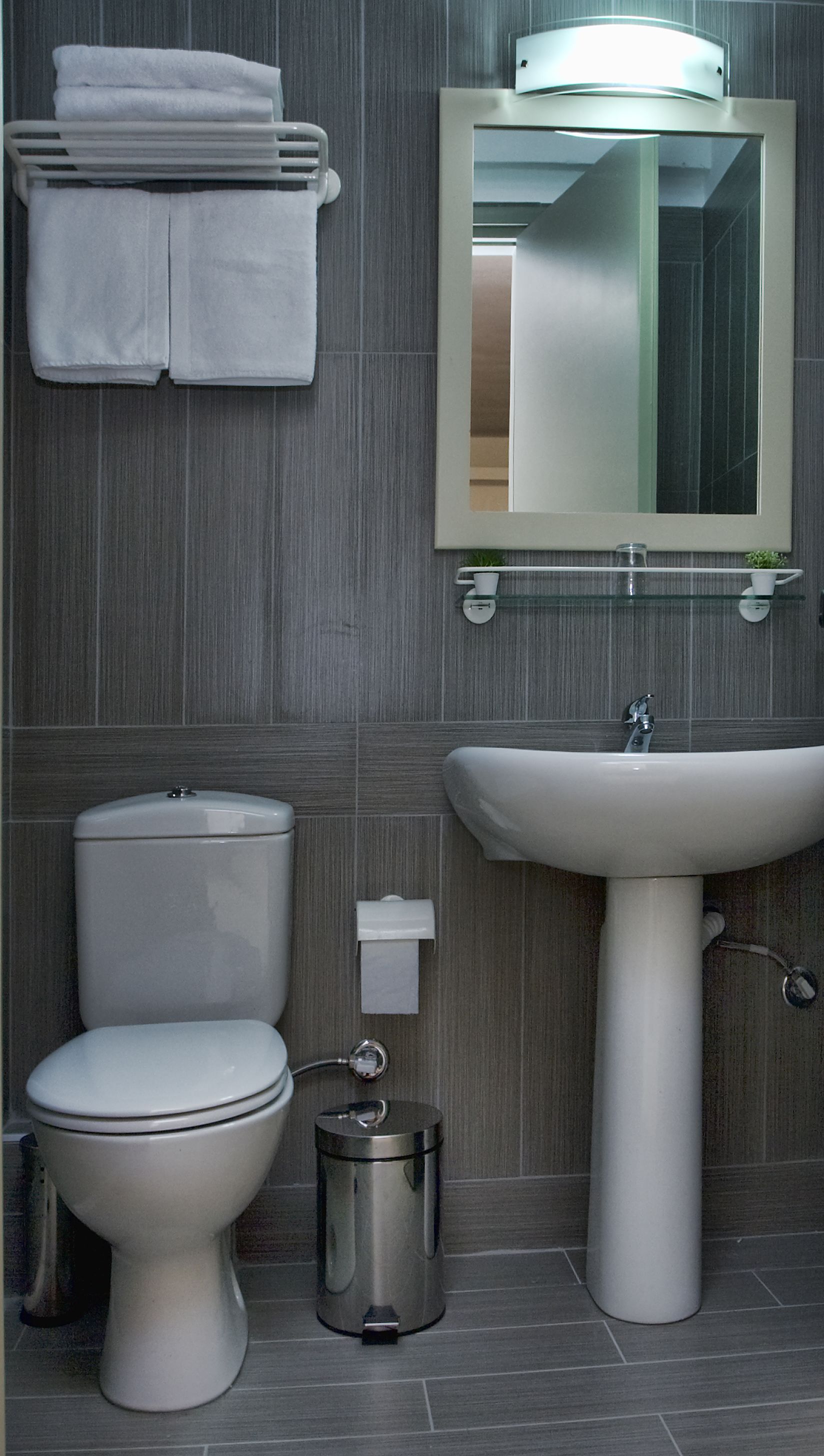 superior suite, 3 single beds | bathroom | shower, free toiletries, hair dryer, towels