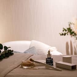 Couples treatment room(s), sauna, hot tub, steam room, body treatments