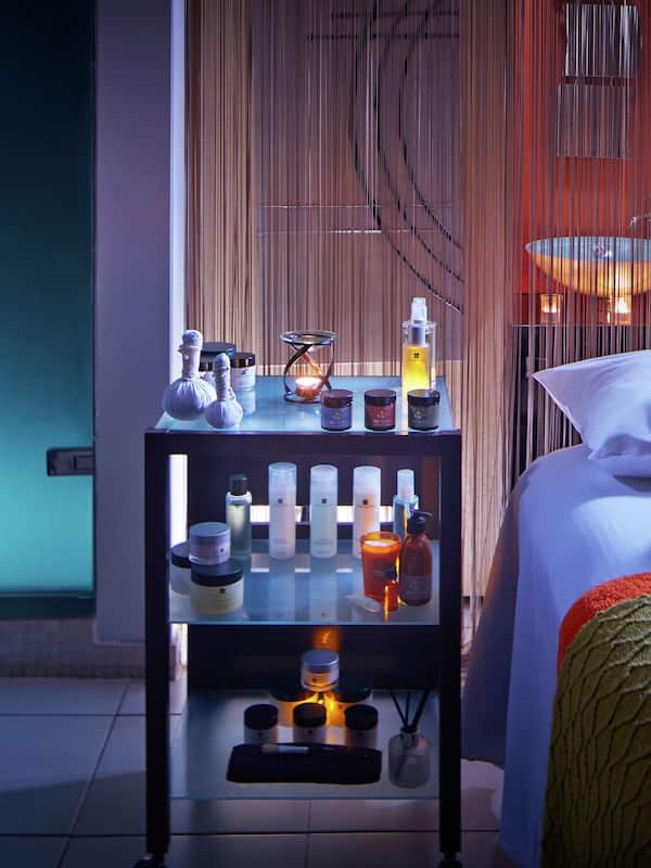 Couples treatment room(s), sauna, hot tub, steam room, body treatments