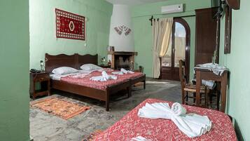 Down duvets, in-room safe, desk, iron/ironing board