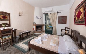 Dusche, kostenlose Toilettenartikel, Haartrockner, Handtücher