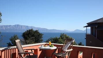 تناول الطعام بالخارج