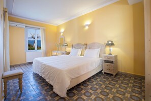 Cribs/infant beds - Red Tower (Lefkada)
