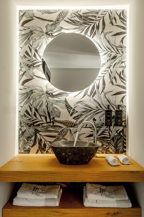 Soundproofing, iron/ironing board, free WiFi, bed sheets - Santo Mangata Boutique Hotel & Spa (Santorini)