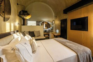 Soundproofing, iron/ironing board, free WiFi, bed sheets - Santo Mangata Boutique Hotel & Spa (Santorini)