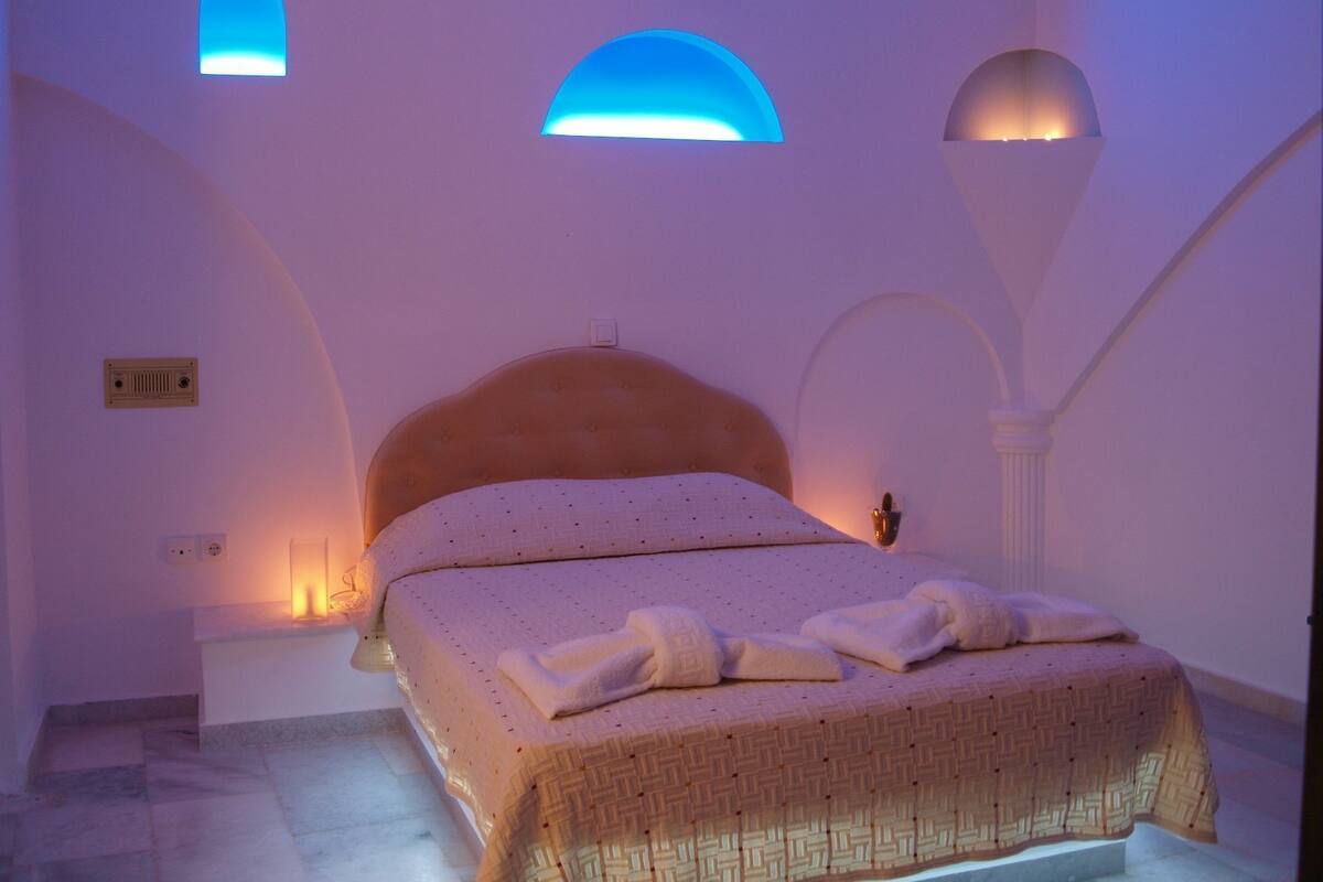 Soundproofing, iron/ironing board, free WiFi, bed sheets