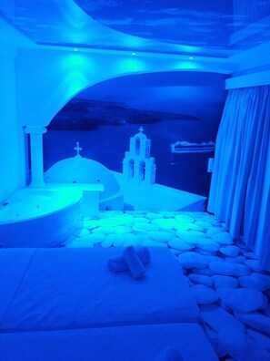 Romantic Suite (Illusion) | Soundproofing, iron/ironing board, free WiFi, bed sheets - Santo Mangata Boutique Hotel & Spa (Santorini)