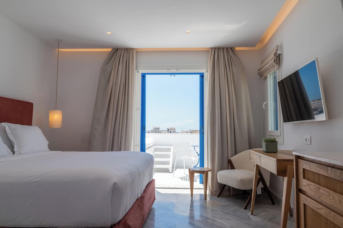 Plunge Pool Double | 1 bedroom, Egyptian cotton sheets, premium bedding, down comforters
