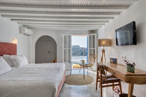 Junior Suite with Private Pool | Egyptian cotton sheets, premium bedding, down comforters, minibar - San Antonio Summerland (Mykonos)