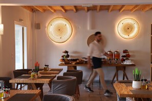Petit déjeuner continental compris tous les jours