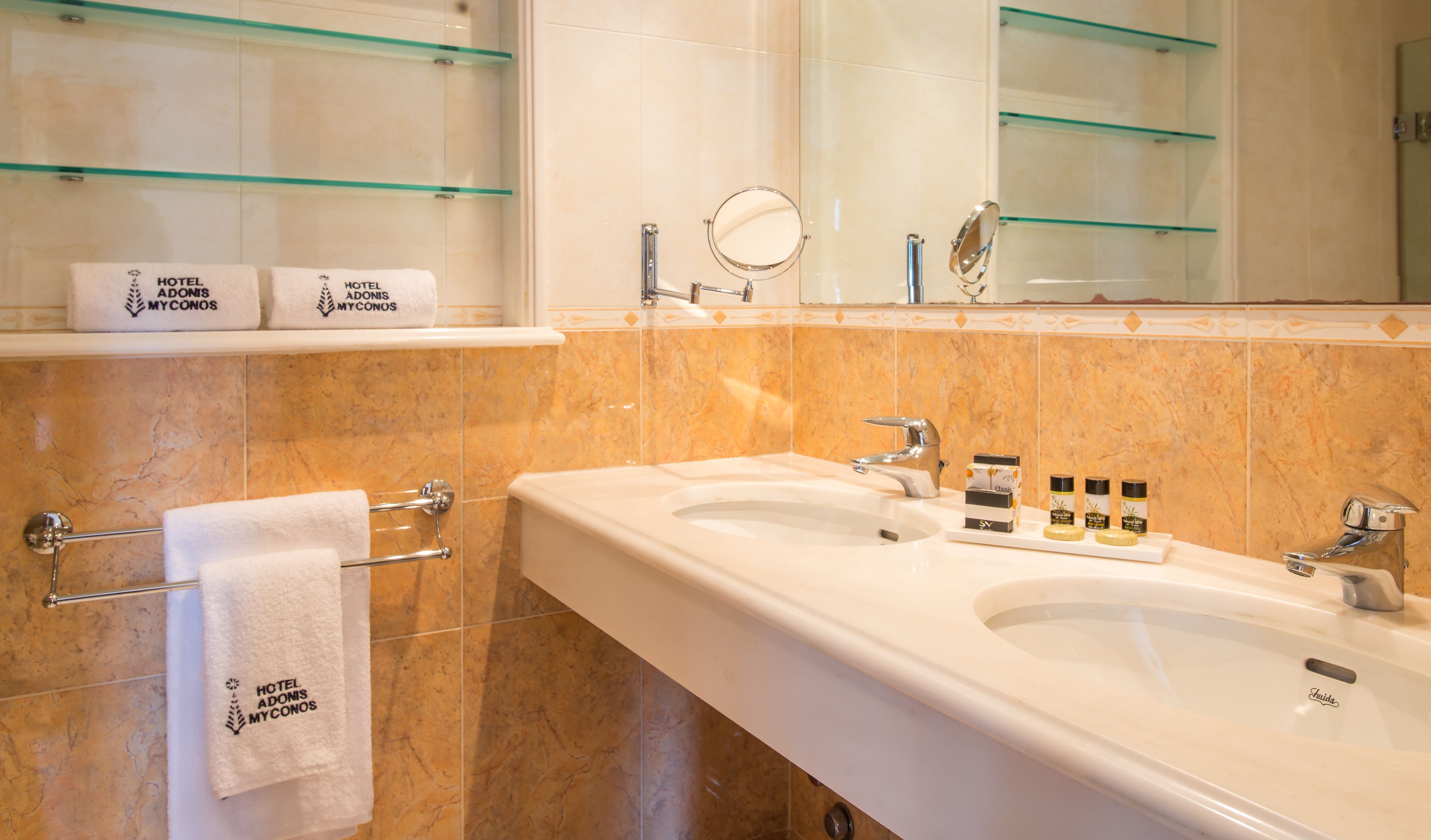 superior room | bathroom | free toiletries, hair dryer, bathrobes, slippers