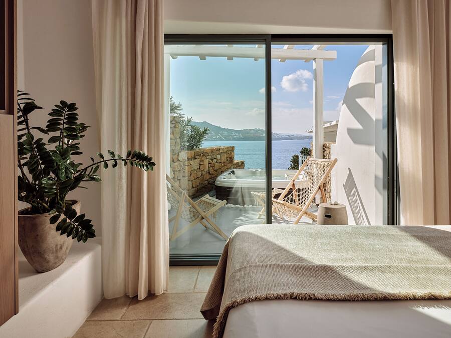 Superior Duplex, 2 Bedrooms, Hot Tub, Sea View | Premium bedding, minibar, in-room safe, iron/ironing board