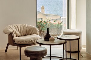 Superior Double Room Sea View Jacuzzi | Premium bedding, minibar, in-room safe, iron/ironing board