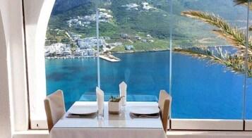 2 restaurants, breakfast, lunch, dinner served; Italian cuisine