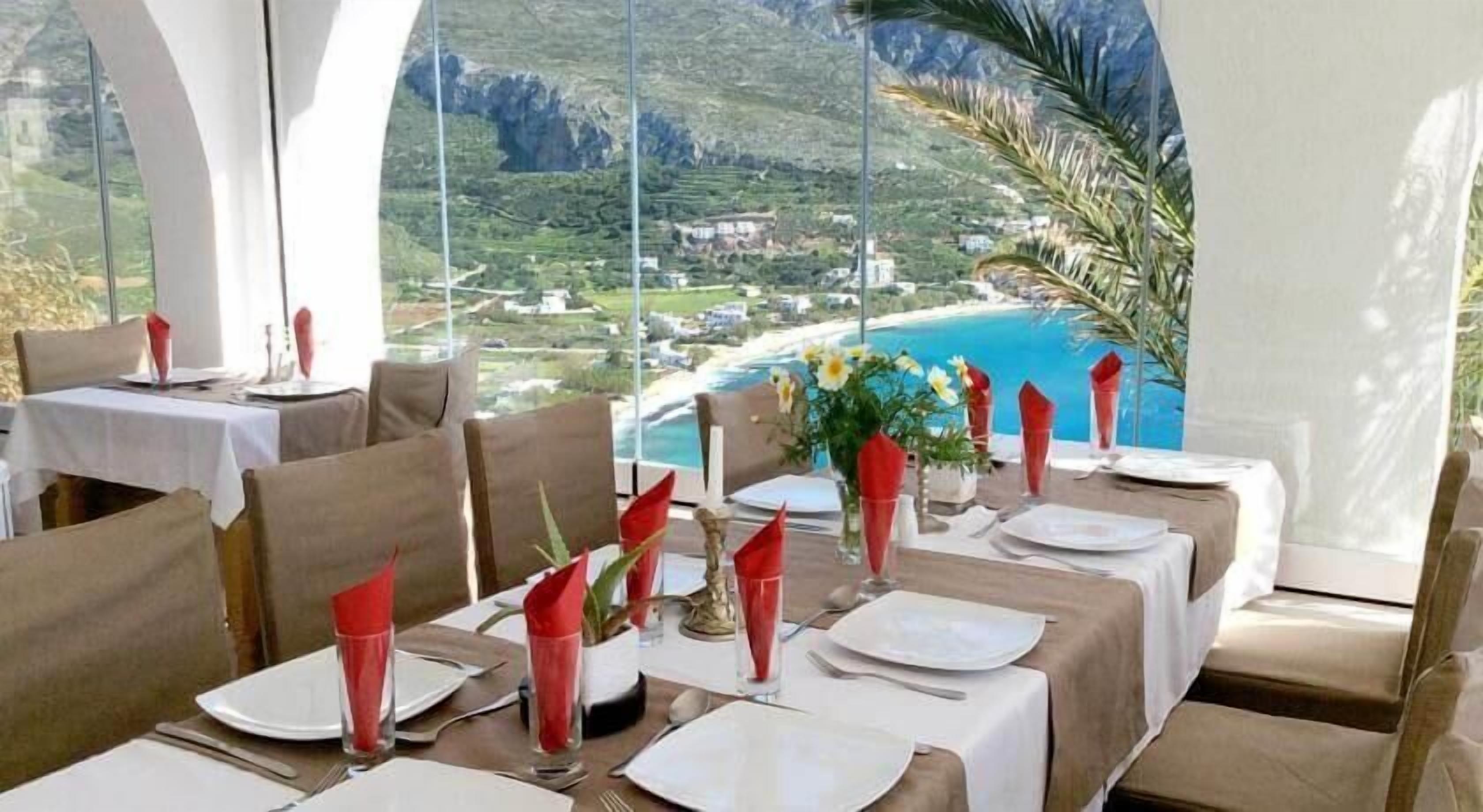 2 restaurants, breakfast, lunch, dinner served; italian cuisine