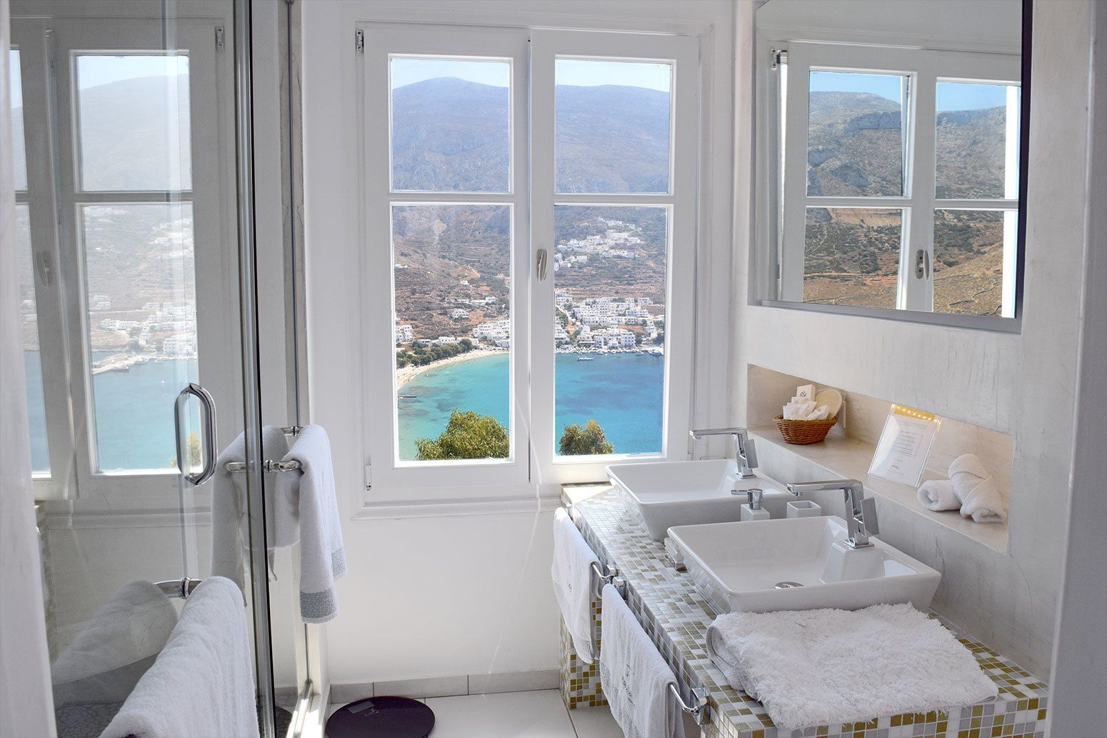 spa suite, sea view | bathroom | free toiletries, hair dryer, towels