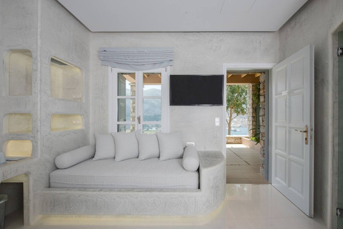 Exclusive Double Room, Sea View | Egyptian cotton sheets, premium bedding, minibar, in-room safe