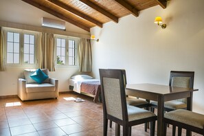 Lassi Hotel Apartment | In-room safe, soundproofing, iron/ironing board, bed sheets - Lassi Hotel (Kefalonia)