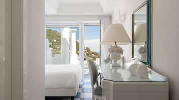 Deluxe Room Sea View | 1 Schlafzimmer, italienische Bettbezüge von Frette
