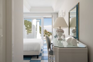 Deluxe Room Sea View | Frette Italian sheets, premium bedding, down comforters