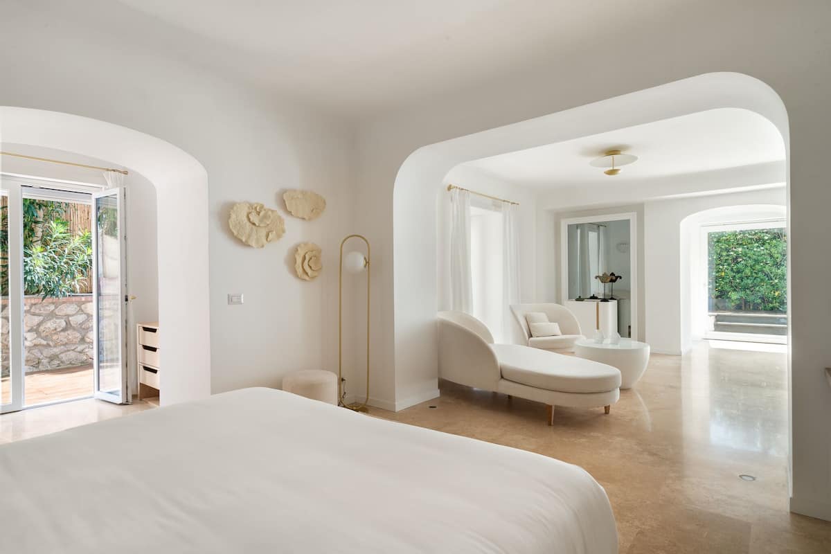 Junior Suite Jacuzzi | 1 bedroom, Frette Italian sheets, premium bedding, down duvets