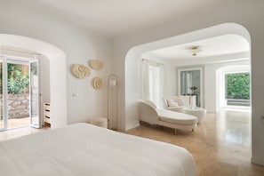 Junior Suite Jacuzzi | 1 bilik tidur, cadar Frette Itali, peralatan tempat tidur premium 