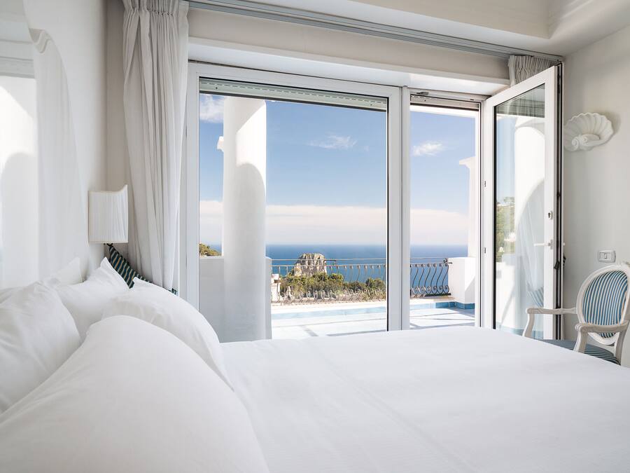Deluxe Room Sea View | 1 bedroom, Frette Italian sheets, premium bedding, down comforters
