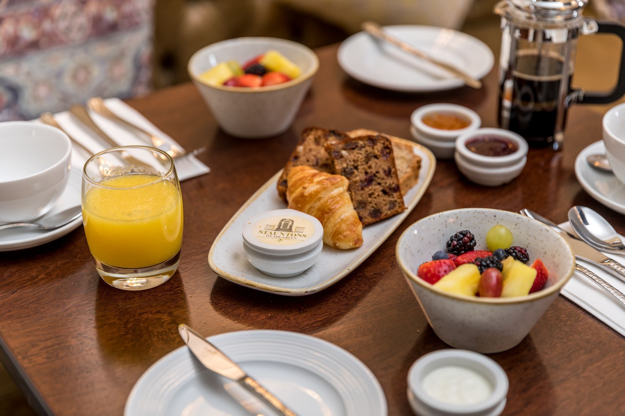 daily full breakfast (eur 17.50 per person)