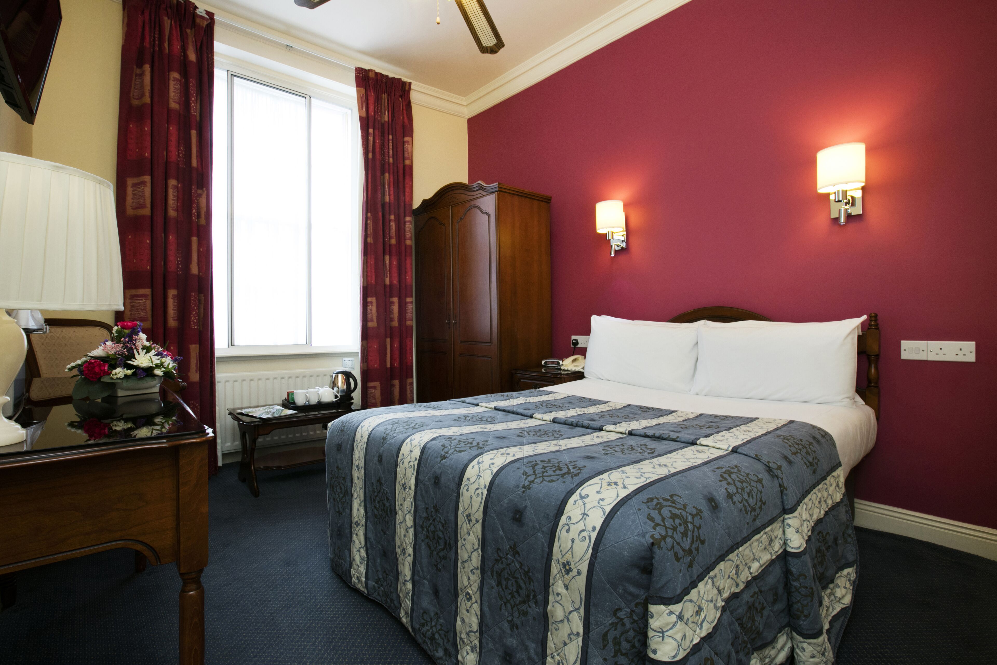 In-room safe, desk, iron/ironing board, free WiFi