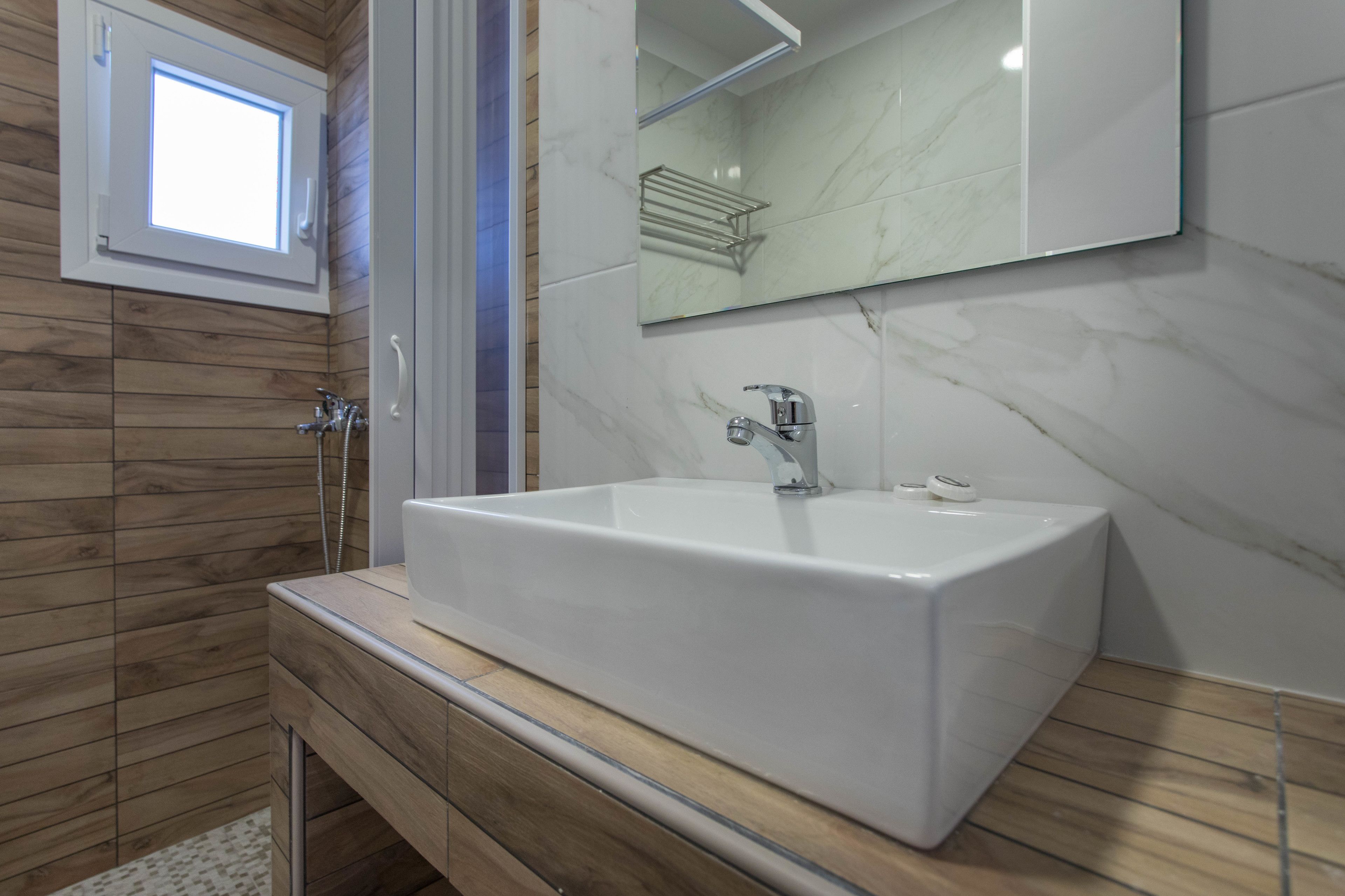 triple room | bathroom sink