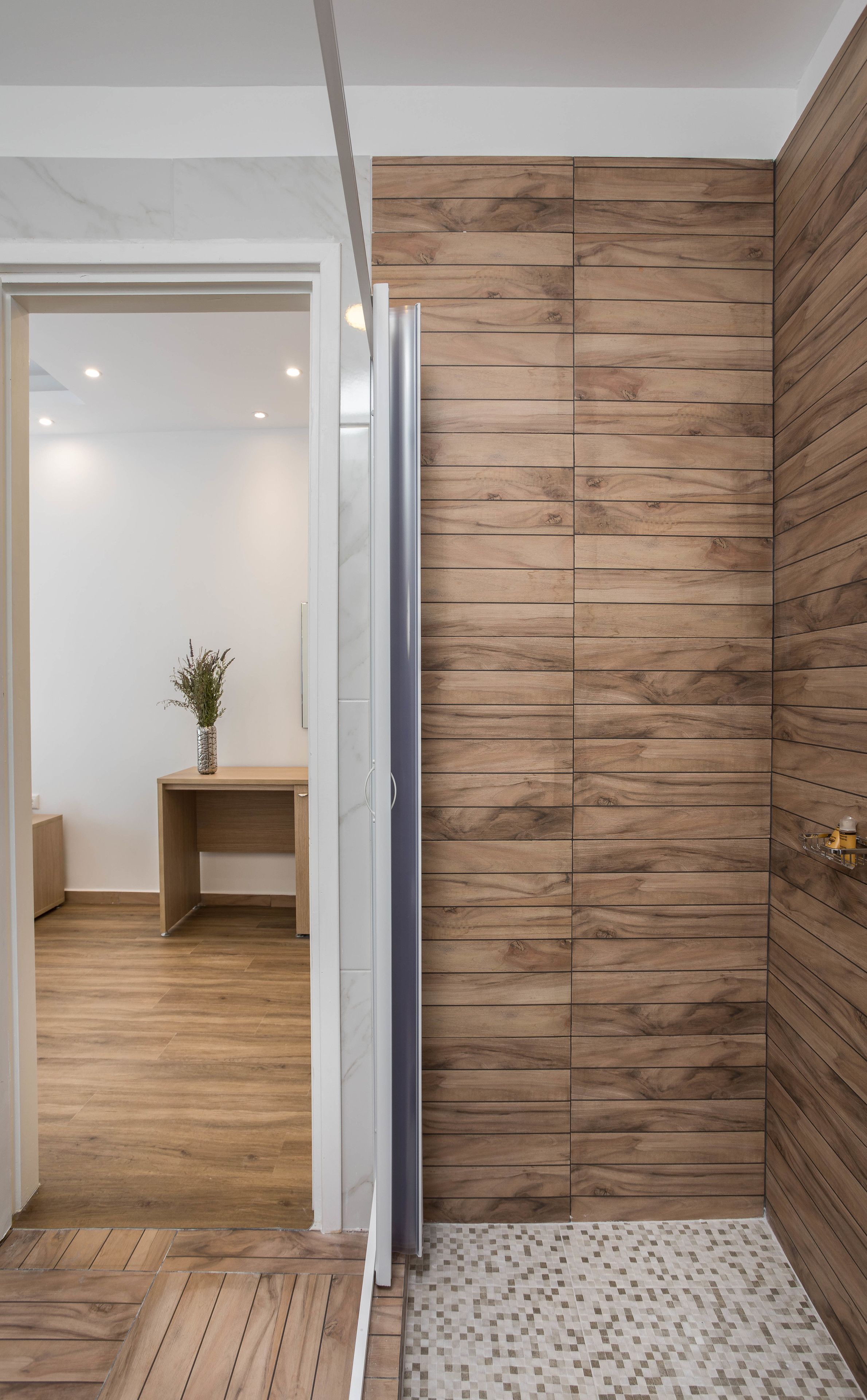 junior suite | bathroom | hair dryer, towels