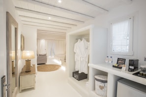 Superior Suite | In-room safe, soundproofing, iron/ironing board, free WiFi