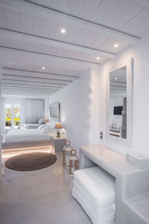 Superior Suite | In-room safe, soundproofing, iron/ironing board, free WiFi