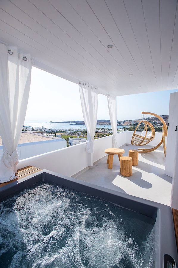 Suite Confort (Outdoor Spa Bath) | Bain à remous privé