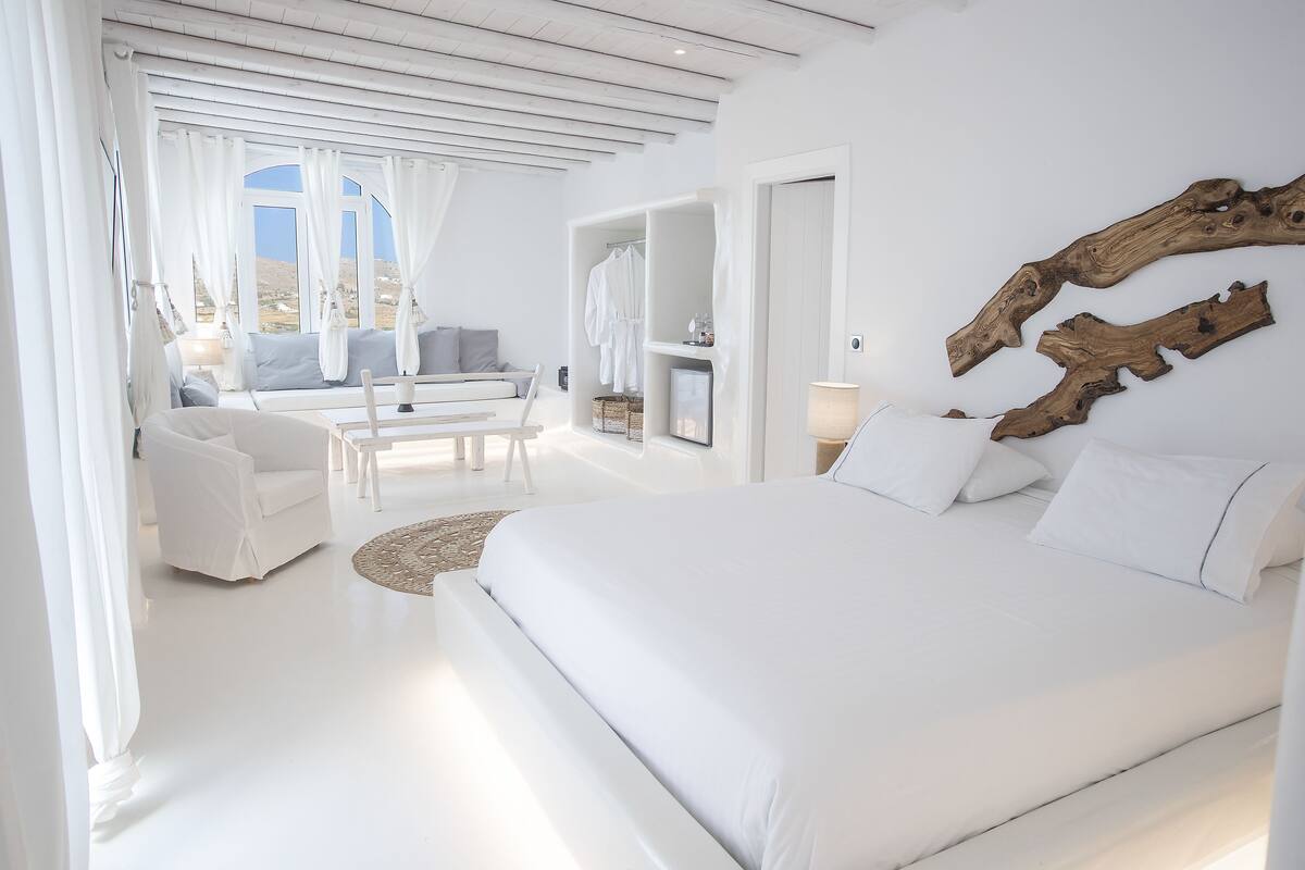 Deluxe Suite