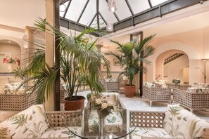 Khu tiếp khách ở sảnh