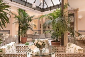 Sala de estar en el lobby