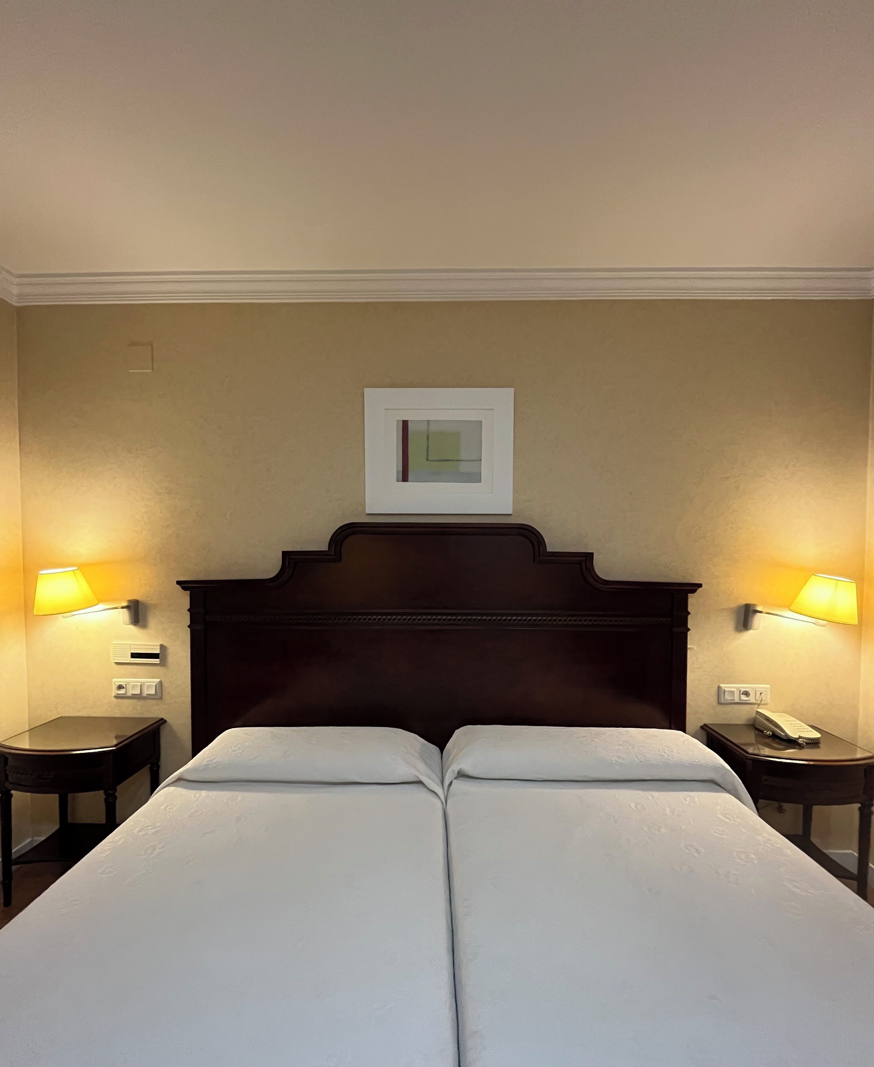 In-room safe, soundproofing, free WiFi, bed sheets