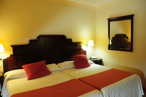 In-room safe, soundproofing, free WiFi, bed sheets