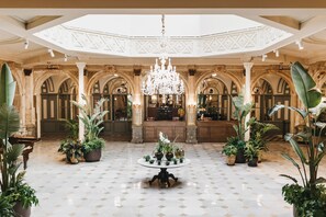 Reception - Oriente Atiram (Barcelona)