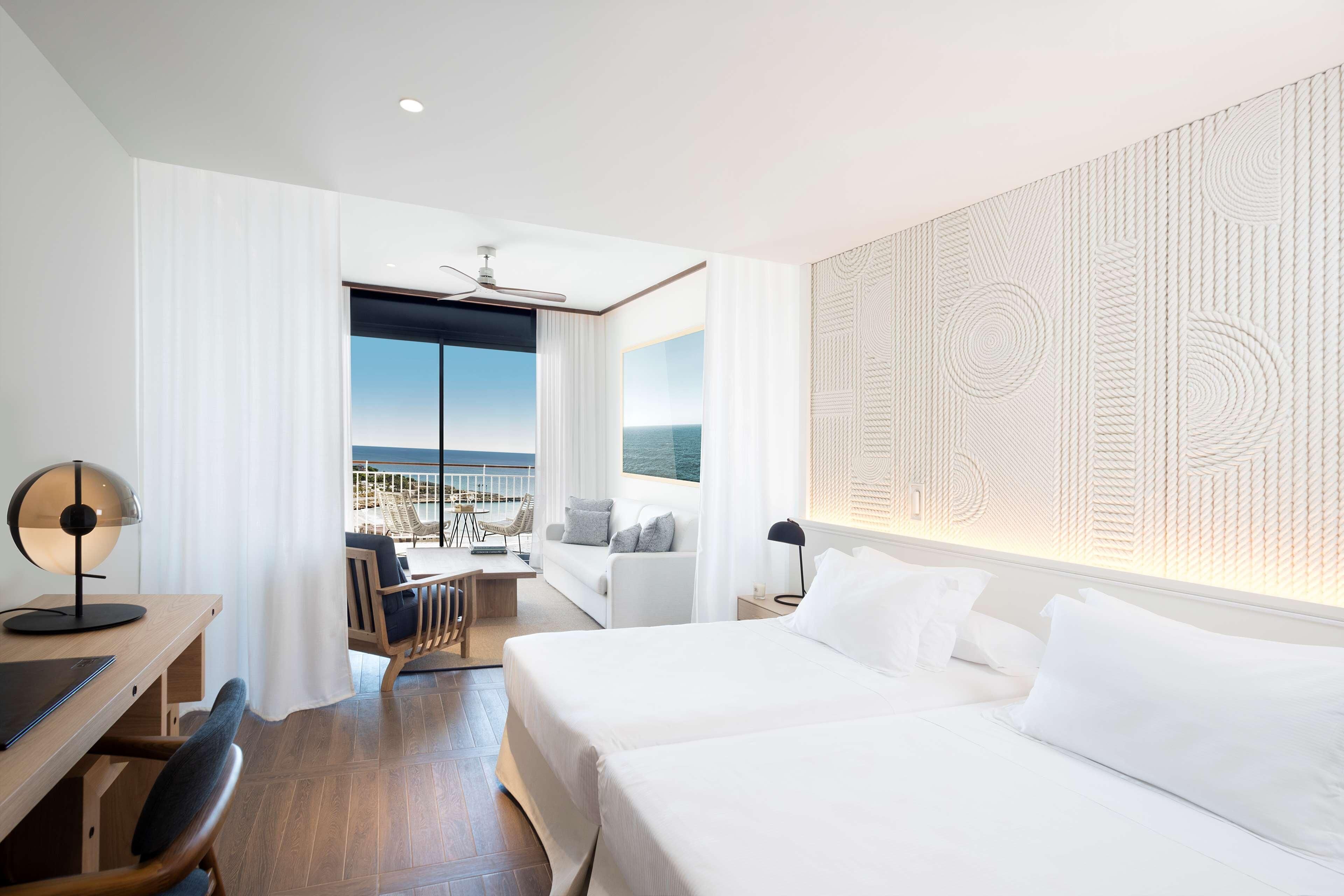 خزنة داخل الغرفة وواي فاي مجانًا ومُنبهات