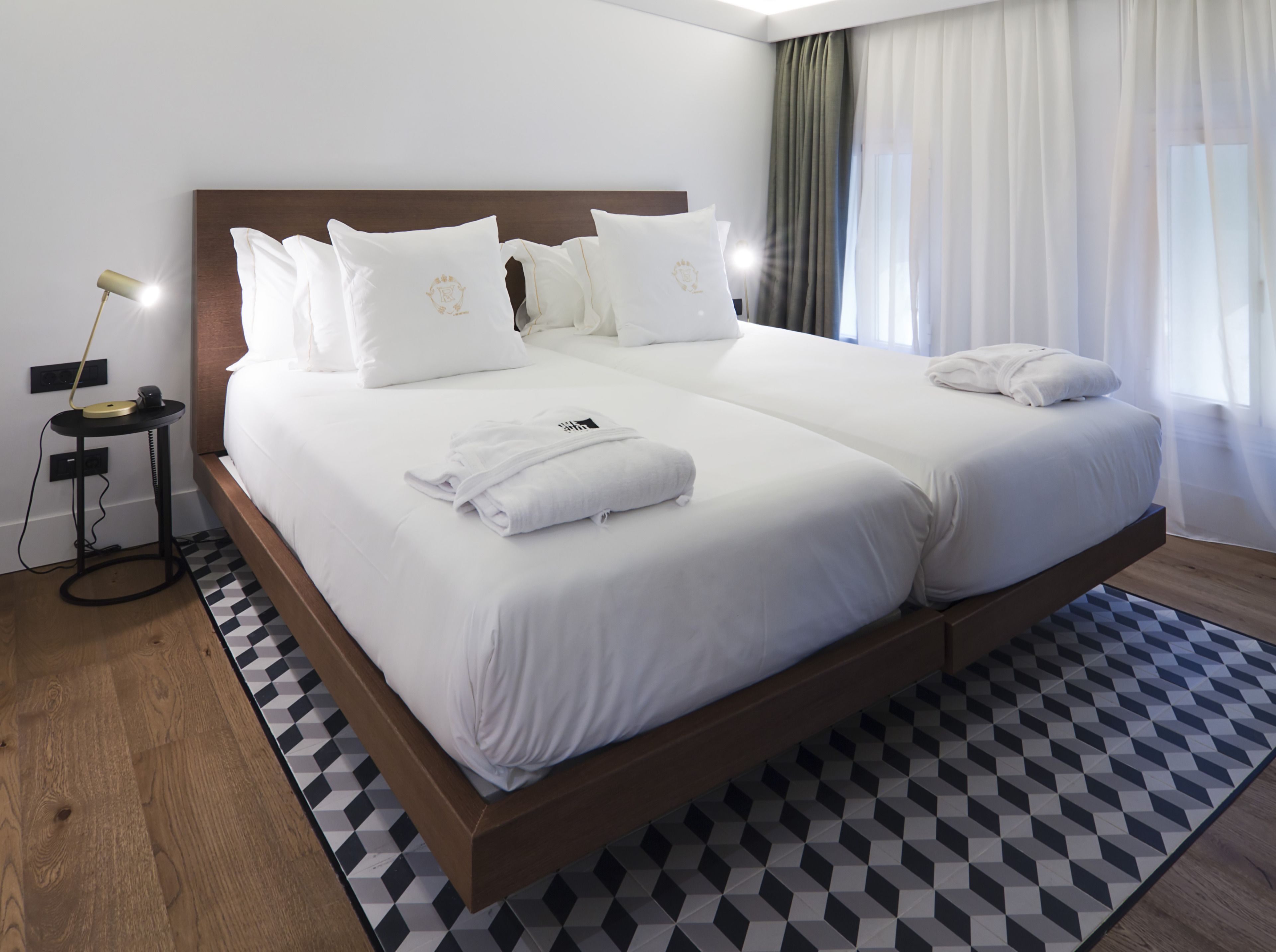 junior suite | minibar, in-room safe, desk, blackout curtains