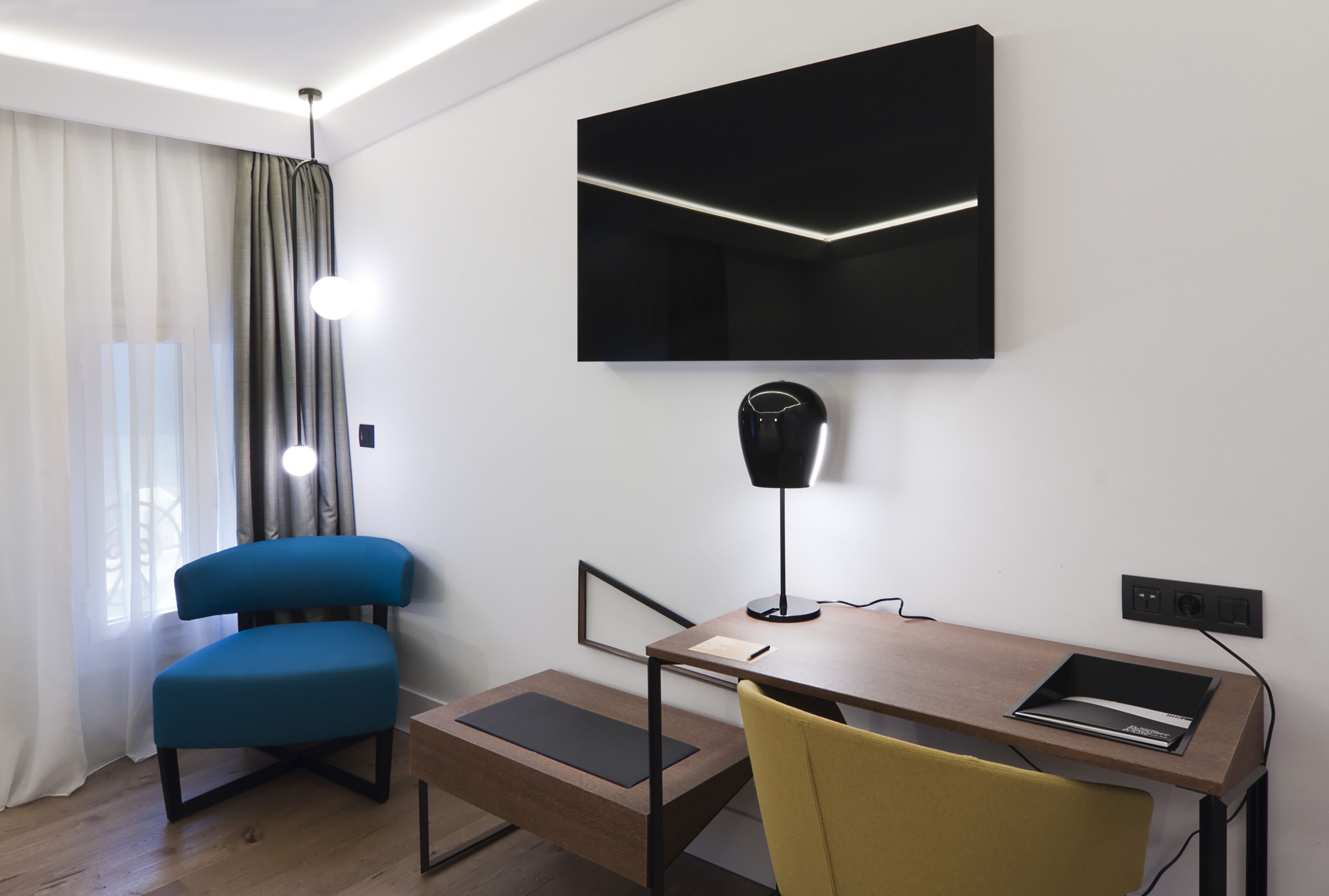 executive double or twin room | minibar, in-room safe, desk, blackout curtains