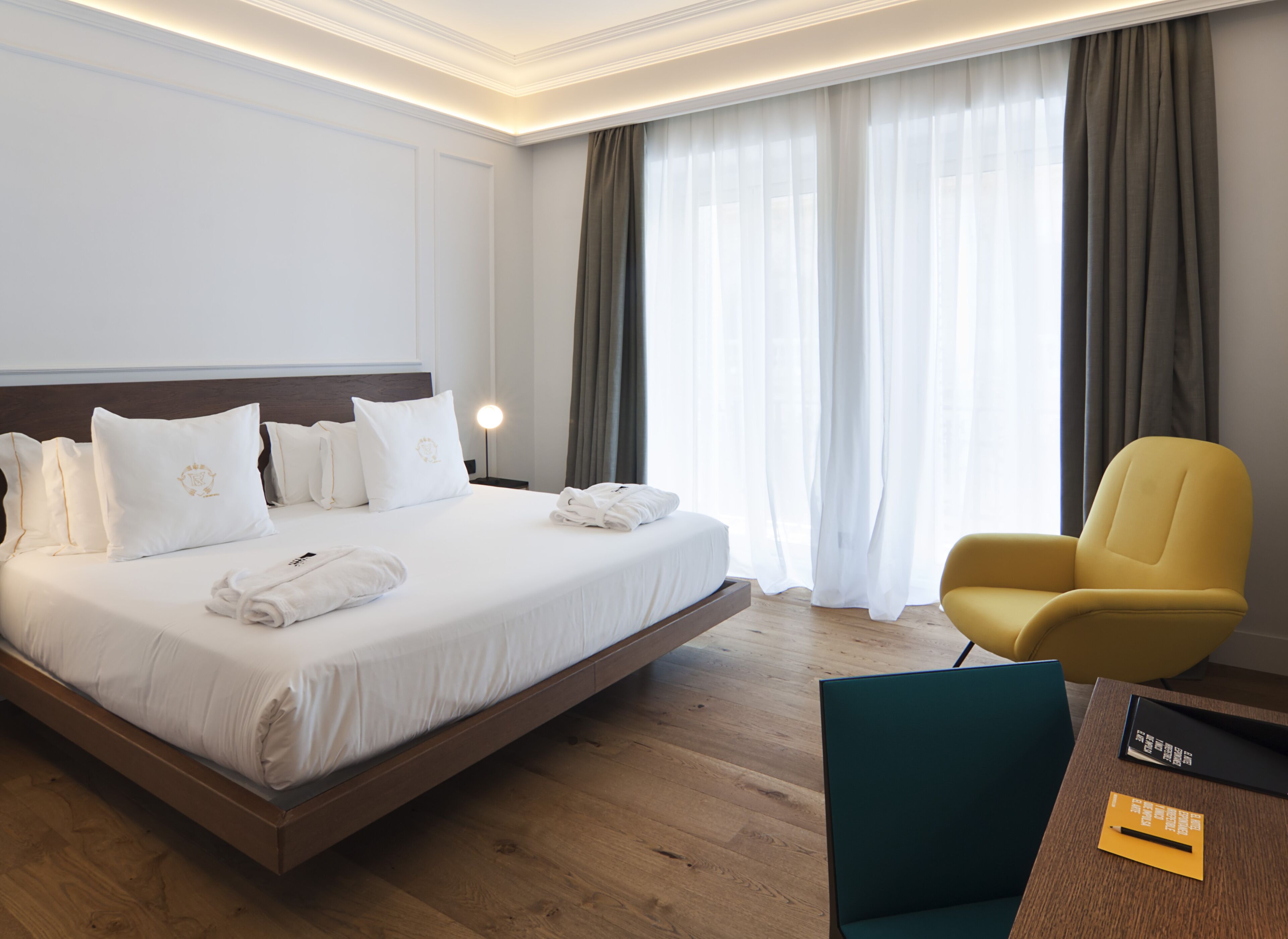 superior double or twin room, balcony | minibar, in-room safe, desk, blackout curtains