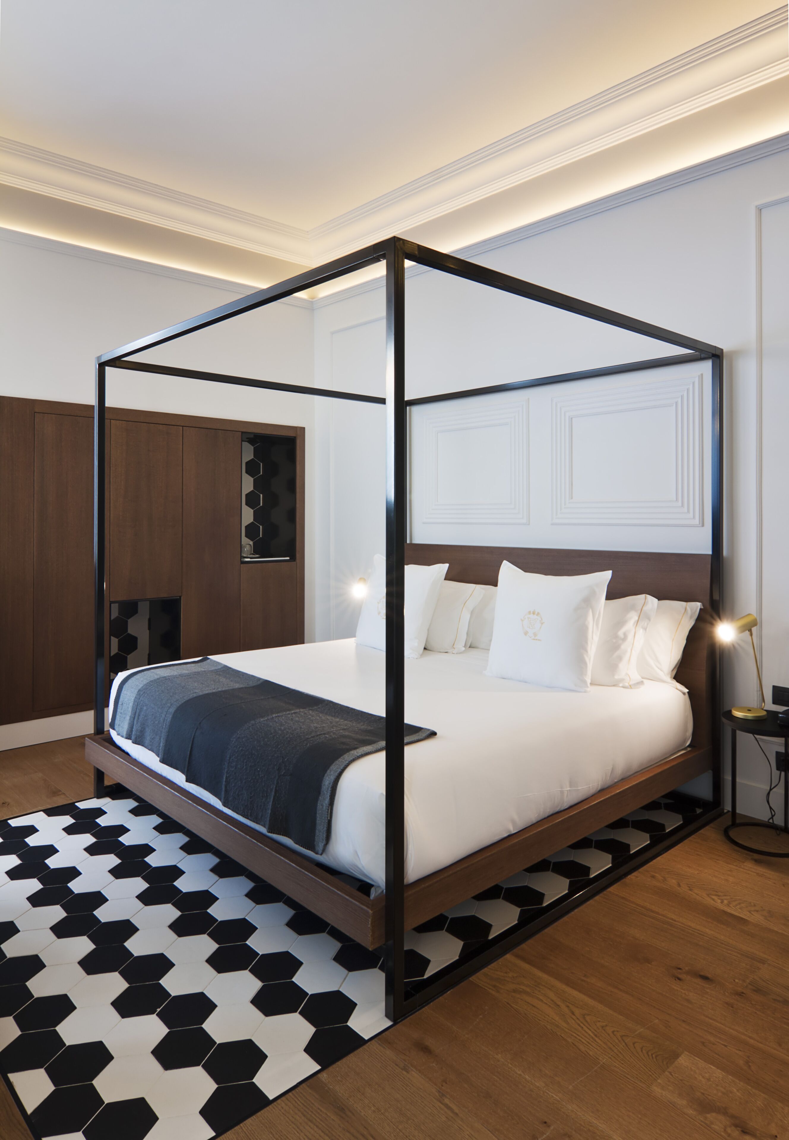 grand suite | minibar, in-room safe, desk, blackout curtains